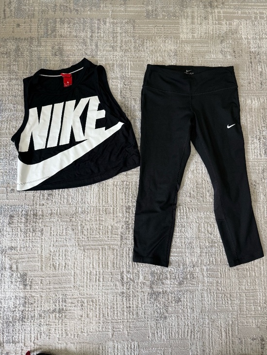 Nike Tops - Nike Cropped Top and Leggings